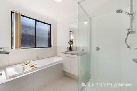 Property photo of 15 Shaheen Court Harkness VIC 3337