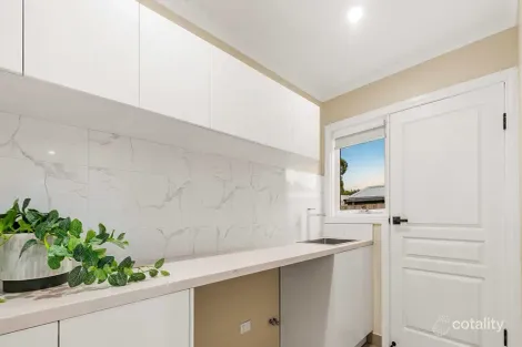 Property photo of 36 Kingloch Parade Wantirna VIC 3152