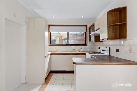 Property photo of 37 Erindale Avenue Deer Park VIC 3023