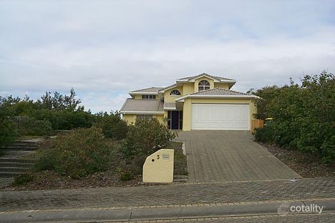 3 Wavecrest Dr, Castaways Beach, QLD 4567