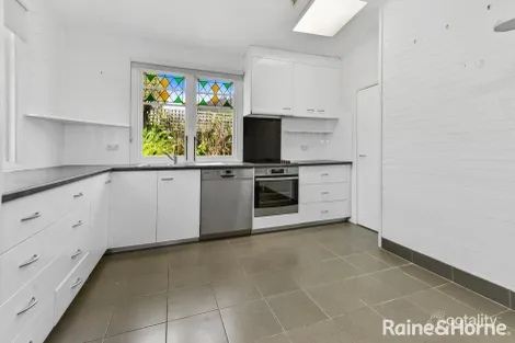 Property photo of 8 Loatta Road Lindisfarne TAS 7015