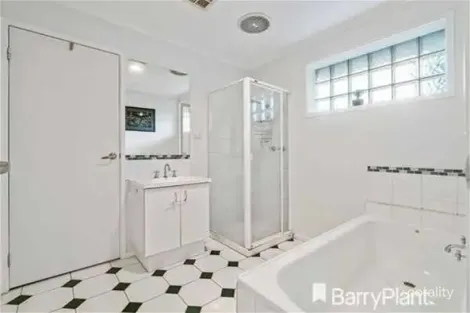 Property photo of 5 Lorraine Close Hoppers Crossing VIC 3029