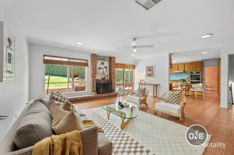 Property photo of 14 Glen Court Templestowe VIC 3106