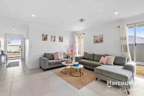 Property photo of 8 Redmires Road Aveley WA 6069