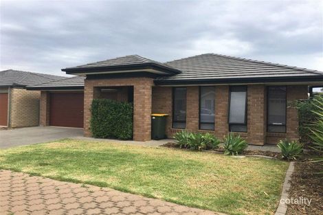 19 Eddington St, Parafield Gardens, SA 5107