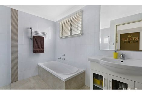 Property photo of 9 Roger Crescent Berkeley Vale NSW 2261