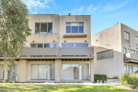 11/1 Clearwater Rise Pde, Truganina, VIC 3029