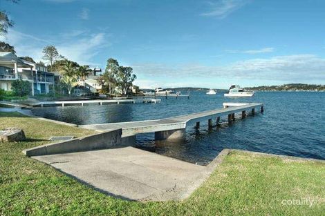Property photo of 91 Coal Point Road Coal Point NSW 2283