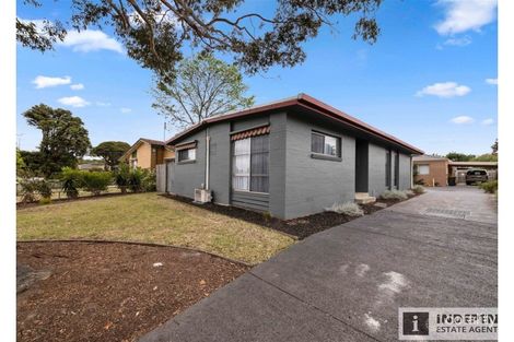 Property photo of 1/11 Bouvardia Crescent Frankston North VIC 3200