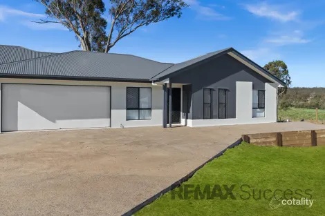 32 Aquila Dr, Meringandan West, QLD 4352
