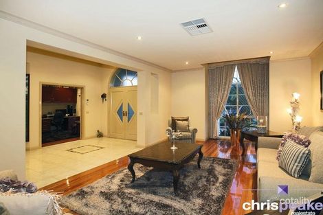 Property photo of 8 West Vista Place Narre Warren North VIC 3804