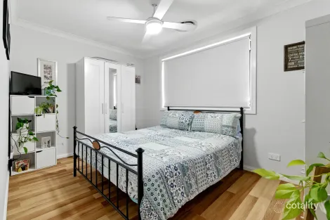 Property photo of 8/10-14 Eagleview Road Minto NSW 2566