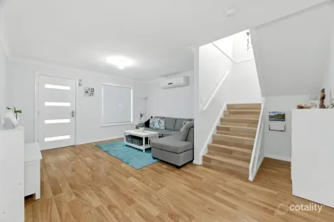 Property photo of 8/10-14 Eagleview Road Minto NSW 2566