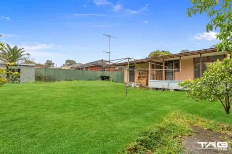 Property photo of 44 Elizabeth Crescent Kingswood NSW 2747