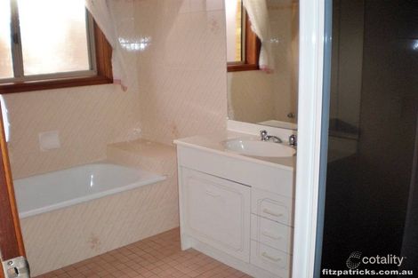 Property photo of 4 Chambers Place Wagga Wagga NSW 2650