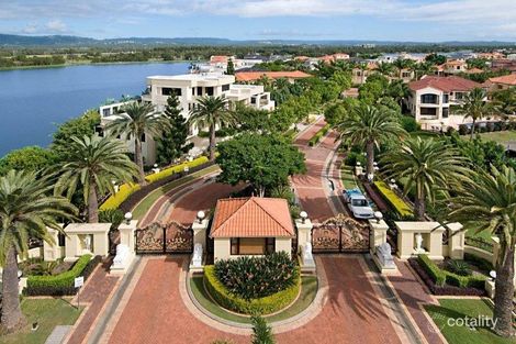 Property photo of 10 Istana View Clear Island Waters QLD 4226