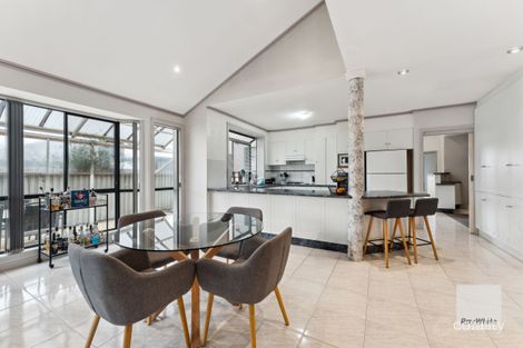 Property photo of 33 Delbridge Drive Sydenham VIC 3037