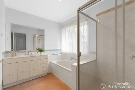 Property photo of 47 Landscape Drive Hillside VIC 3037