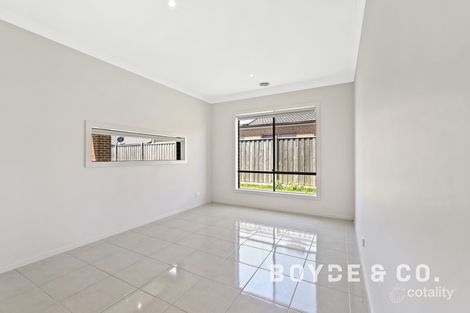 Property photo of 38 Cook Street Drouin VIC 3818