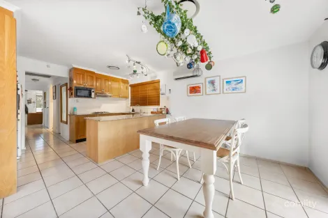 Property photo of 2 Garreffa Close Edensor Park NSW 2176