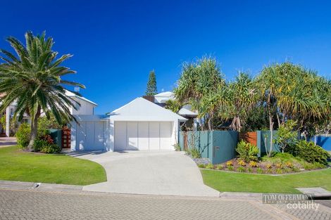 Property photo of 2 Wavecrest Drive Castaways Beach QLD 4567