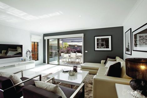 Property photo of 26 Caro Way Fraser Rise VIC 3336