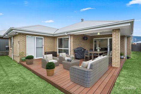 19 Alkira Cct, Horsley, NSW 2530