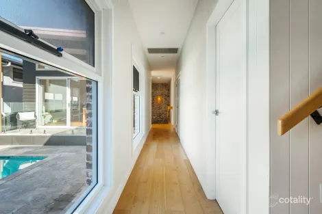 Property photo of 19 Seaview Terrace Thirroul NSW 2515