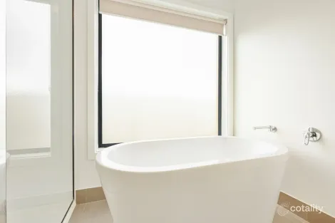 Property photo of 1/1 Riviera Close Paynesville VIC 3880