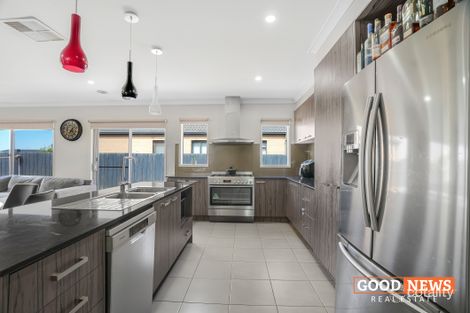 Property photo of 127 James Melrose Drive Brookfield VIC 3338
