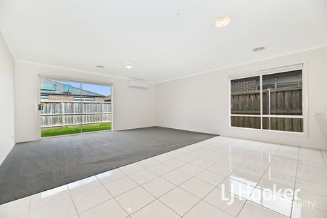 Property photo of 23 Markbeech Crescent Officer VIC 3809