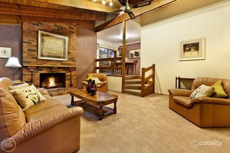 Property photo of 22 Yangoora Place Greensborough VIC 3088