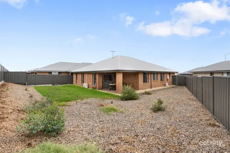 Property photo of 33 Christopher Way Evanston Gardens SA 5116