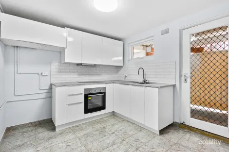 2/36 Minnegang St, Warrawong, NSW 2502