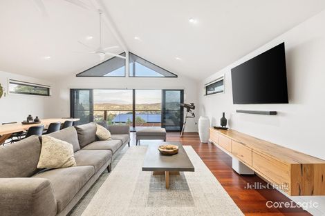 Property photo of 20 Crown Point Ridge Chirnside Park VIC 3116