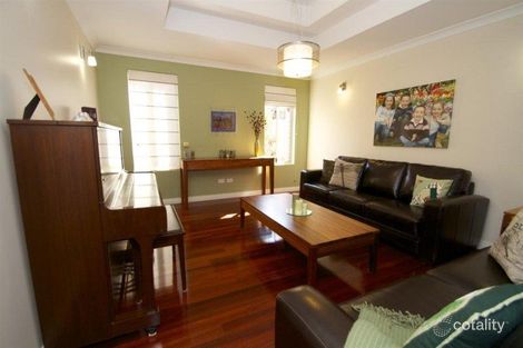Property photo of 11 Newport Way Darch WA 6065