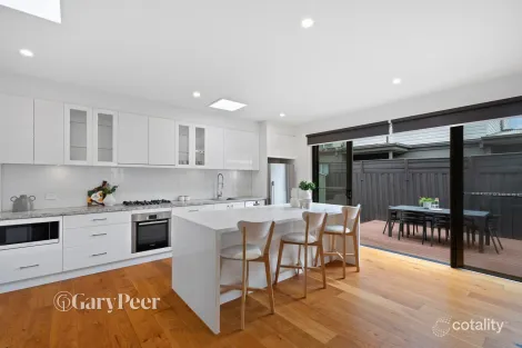 Property photo of 2/910 Centre Road Bentleigh East VIC 3165