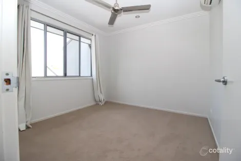 Property photo of 3/20-24 Mooney Crescent Emerald QLD 4720