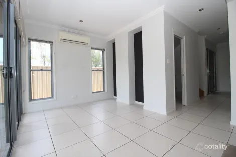 Property photo of 3/20-24 Mooney Crescent Emerald QLD 4720
