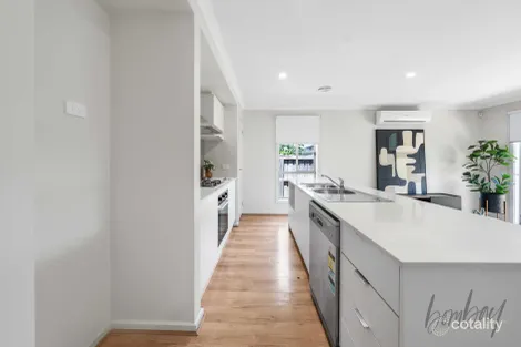 Property photo of 1 Valetta Street Mickleham VIC 3064