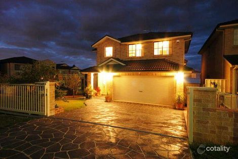 4 Mccubbin Pl, Casula, NSW 2170