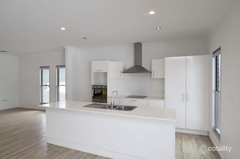 Property photo of 6 Carnarvon Parade New Auckland QLD 4680