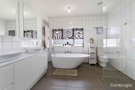 Property photo of 27 Glengate Street Hamlyn Heights VIC 3215