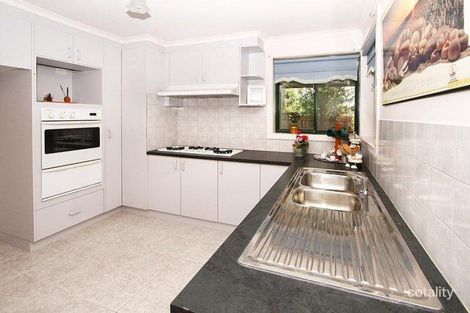 17 Rostron Way, Roxburgh Park, VIC 3064