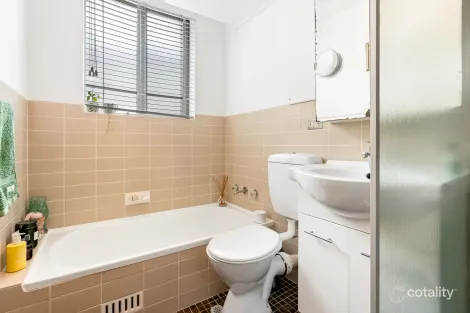 Property photo of 4/43 Sturdee Parade Dee Why NSW 2099