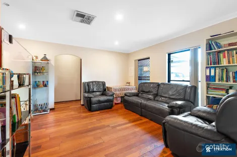 Property photo of 14 Lyminge Street Gosnells WA 6110