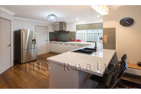 Property photo of 7 Hibbertia Green Broadwater WA 6280