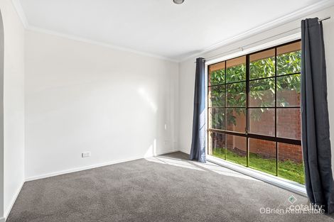 Property photo of 2/13 Parkview Close Dandenong VIC 3175