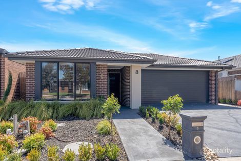 8 Amberfield St, Mickleham, VIC 3064