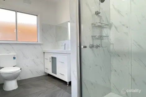 Property photo of 5 Tunaley Parade Reservoir VIC 3073